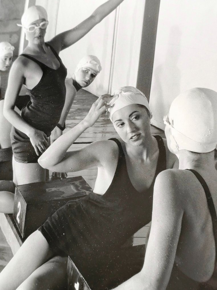 Michael Joseph (1941-) - Playboy Pool Ladies - resting between takes #3.2