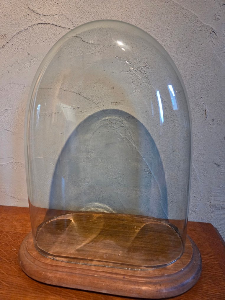 Globe - !!! - GLAZEN STOLP - 1951-1960 - Beautiful oval glass lantern in good condition, 26cm wide, 14cm deep, and 34cm high without the #1.0