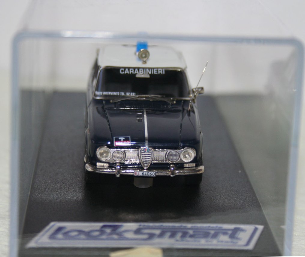 Look Smart 1:43 - Model car - Alfa Romeo Giulia Super Carabinieri Bleu/Bianca RARA #2.1