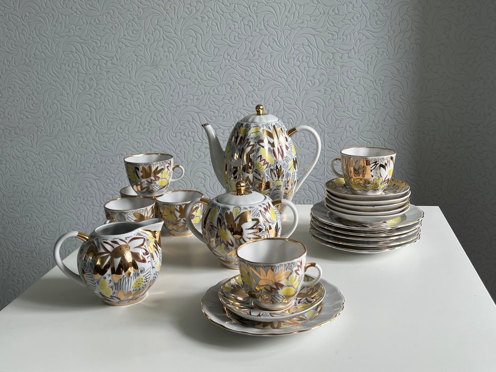 Lomonosov Imperial Porcelain Factory - Coffee set for 6 (21) - Porcelain, Gold plated - LFZ Set 'Golden Daisies' #1.0
