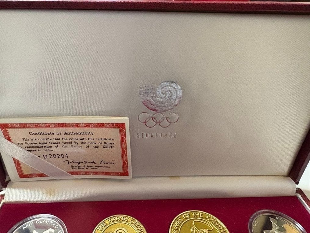 Coreia do Sul. Seoul 1988 Olympic Games Official Commemorative Proof Coin Set (8 Coins, Silver & Gold Alloy), with  (Sem preço de reserva) #1.0