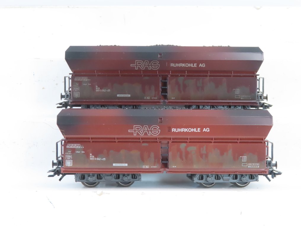 Märklin H0 - 46241 - Modeltog godsvogn sæt (1) - 2-delte godsvognsæt med 4-akslede under/selvløsere. - DB #1.0