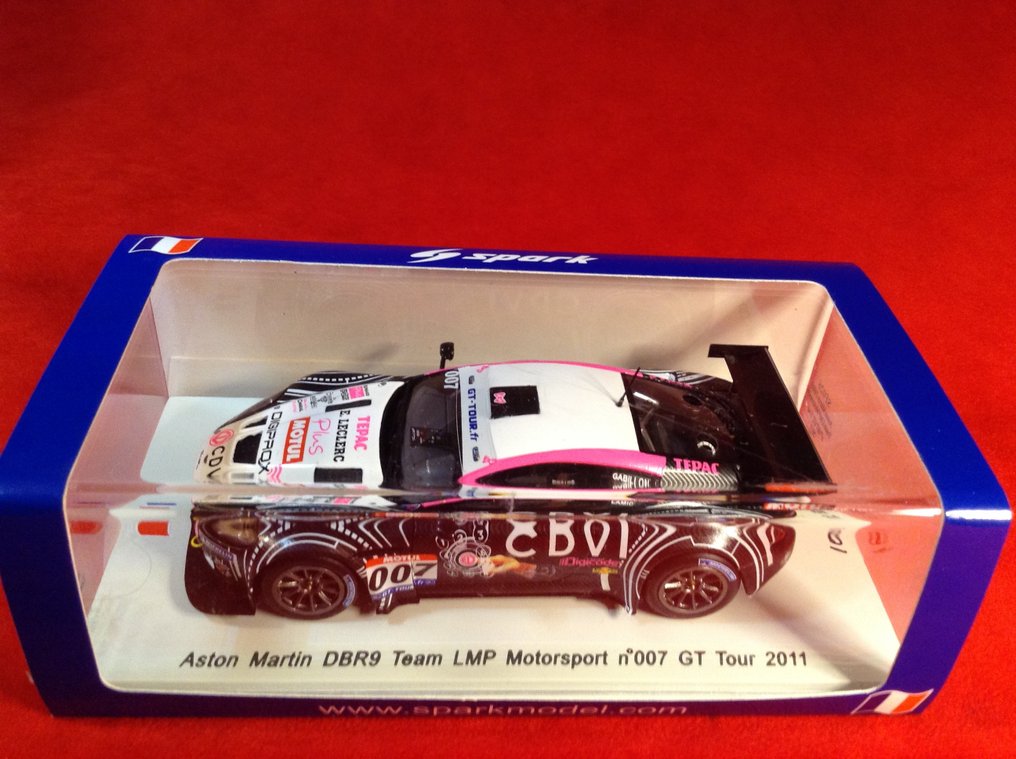 Spark 1:43 - Αγωνιστικό αυτοκίνητο μοντελισμού - ref. #SF026 Aston Martin DBRS9 ProDrive LMP Motorsport Dijon FFSA French GT 2013 #007 - εξαιρετική ποιότητα - περιορισμένης έκδοσης - δύσκολο να βρεθεί σήμερα - αριθμημένο #102 από μόλις #1.0