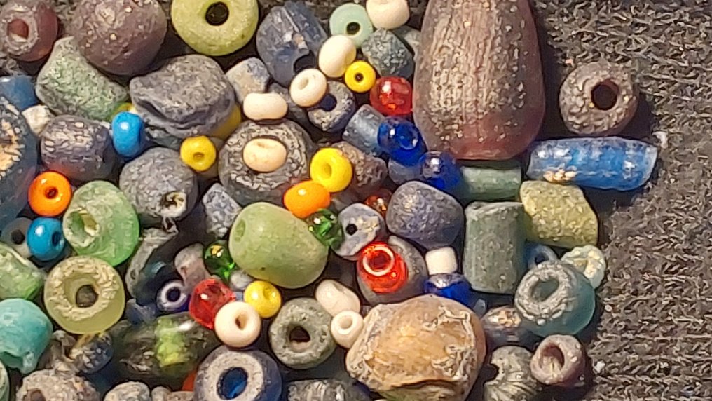 古羅馬帝國 玻璃 超过200颗古罗马玻璃珠  (沒有保留價) #4.3