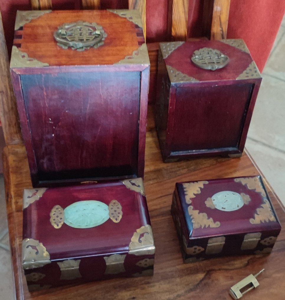 珠宝盒 (4) - 木材、玉石、黄铜 #1.0