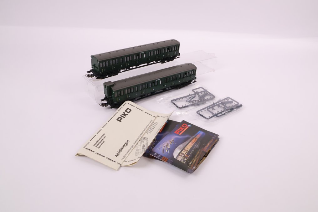 Piko H0 - 58032 - Modellbahn-Personenwagenset (1) - Zwei Coupé-Fahrzeuge: C 6036 & C 6185 - NS #1.0
