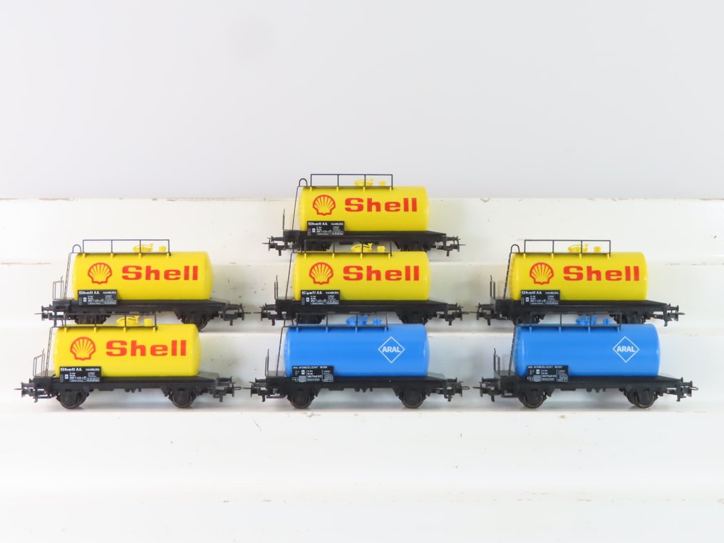 Märklin H0 - 4442/4440 - Modeltog godsvogn (7) - 7x 2-akslede kedelvogne med påtrykket 'ARAL' og 'Shell' - DB #1.0