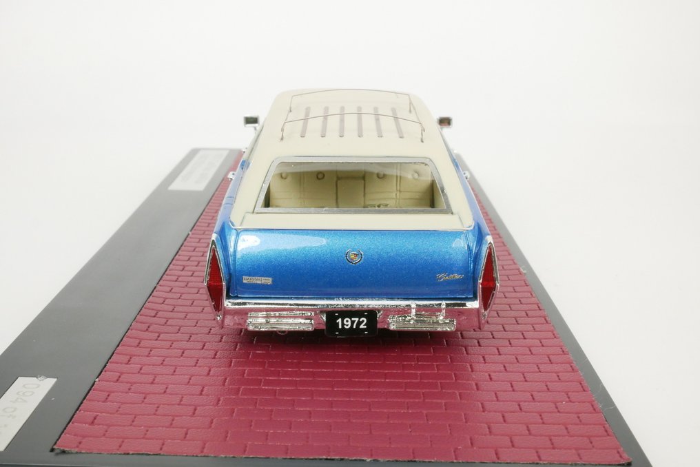 Matrix 1:43 - Modellino di auto - Cadillac DeVille ASC station wagon - 1972 - 1 su 100 pezzi #3.2
