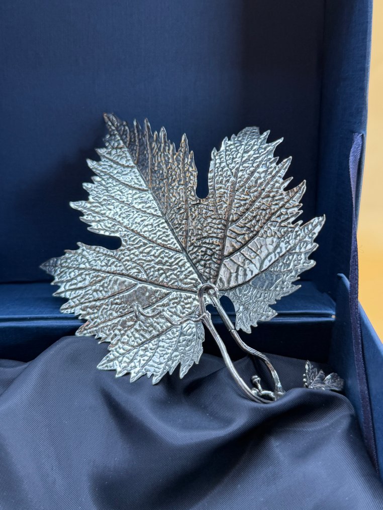 Artigianato Arezzo - Rilievo, Decorative vine leaf object in hallmarked 925 silver - 12 cm - .925 argento #4.3
