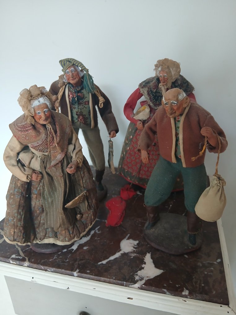 Simone Jouglas（1907-2001） - 普罗旺斯四个圣诞陶偶套装 - 23厘米 (4) - Terracotta, 纺织品 - 1940-1950 #1.0