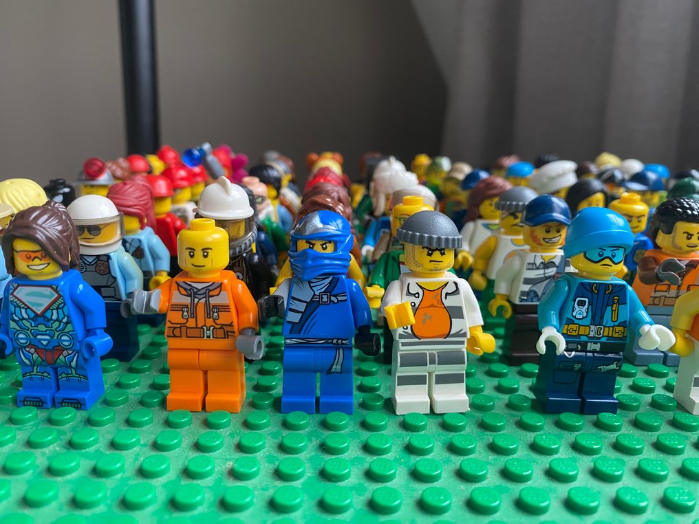 LEGO - Lego 81 MINI-FIGURES - 1990-2000 #3.2