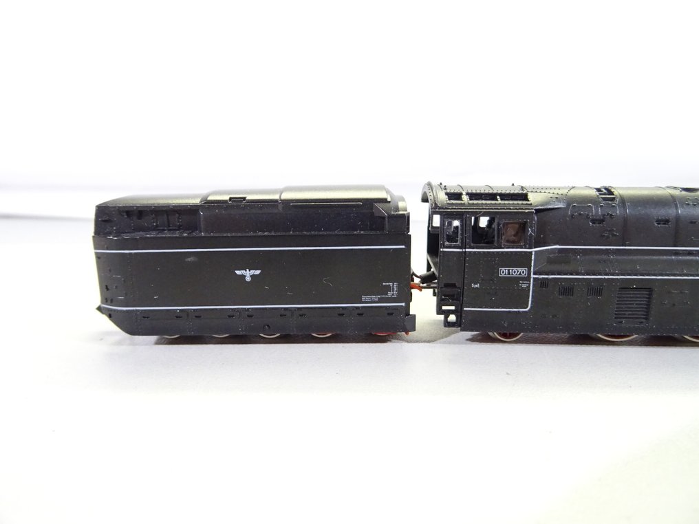 Fleischmann N - 7172 - Gőzmozdony tartozékkal (1) - Schlepptender Stromlinienlok DRG decoderrel - DB #3.2