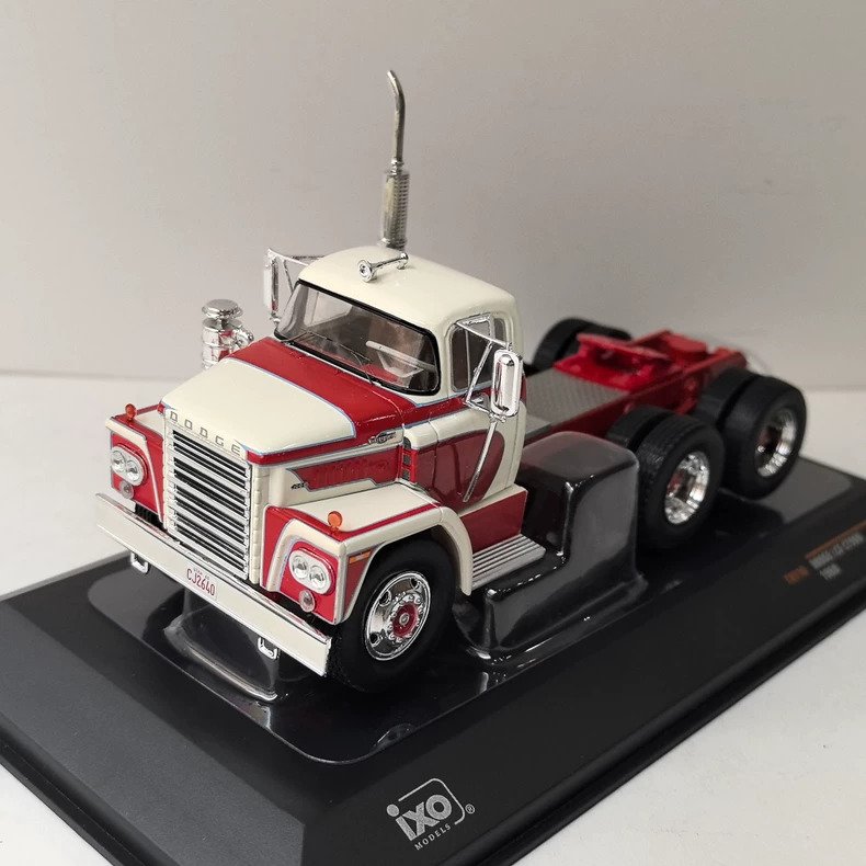 IXO 1:43 - Modell lastbil - Dodge LCF CT900 #1.0