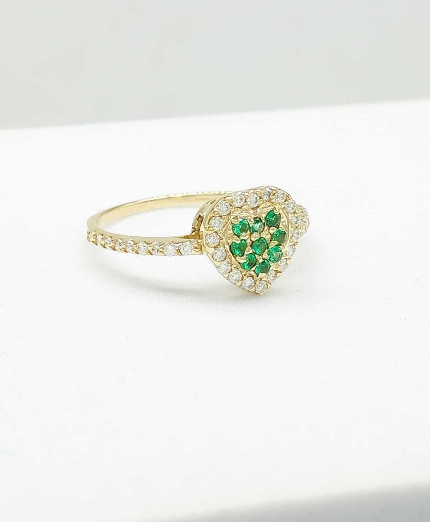 Ei pohjahintaa - Sormus - 14 kt. Keltakulta Smaragdi - Timantti #2.1