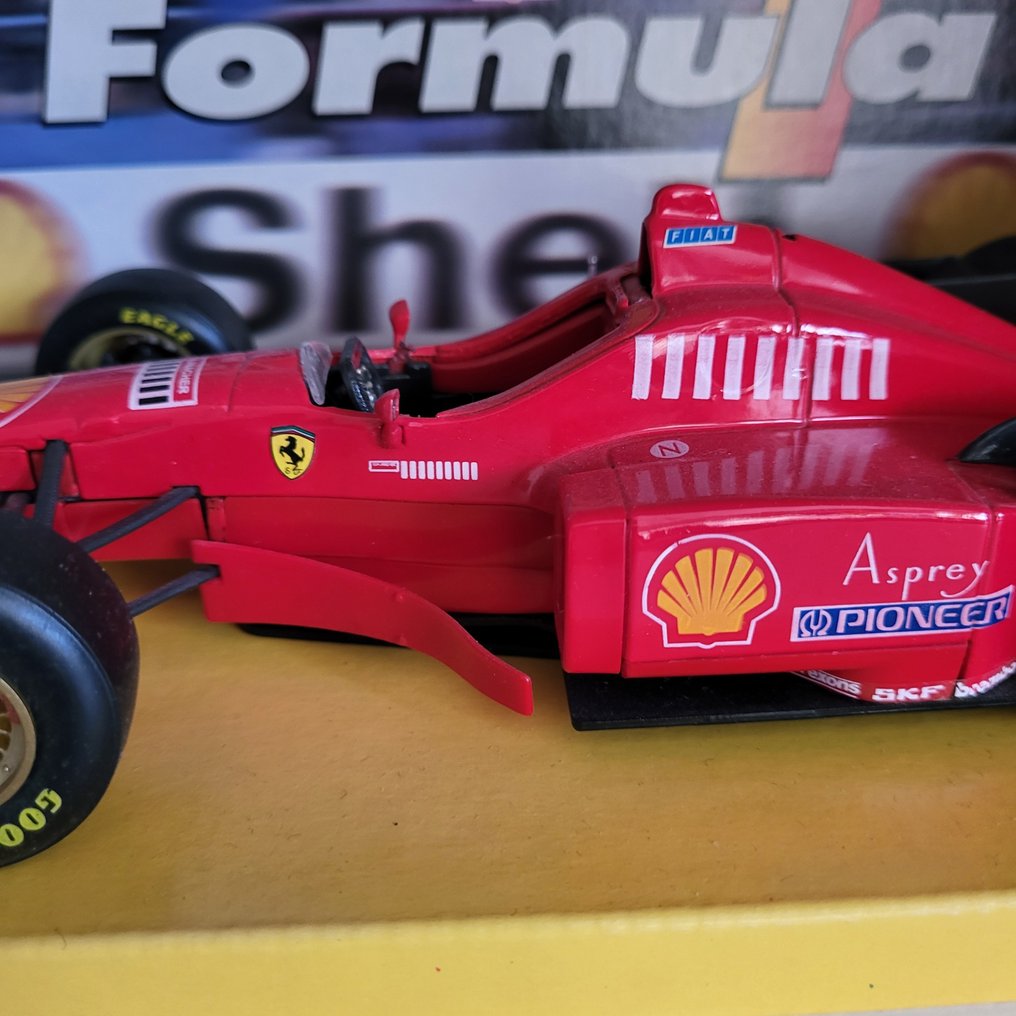 Maisto 1:18 - Model car - Ferrari F1 Michael Schumacher #3.2