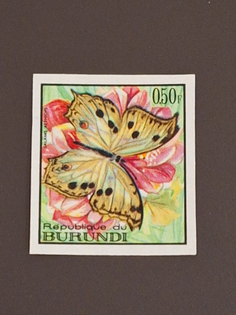 蒲隆地  - 1968年 - 编号274/289，未使用且未受损的完整蝴蝶系列，目录价值600.00欧元。 #1.0