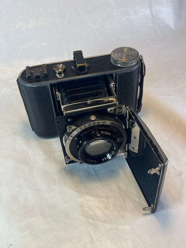 Kochmann Korelle 4.5x6 cm strut folding camera 1933 Analogue folding camera #1.0