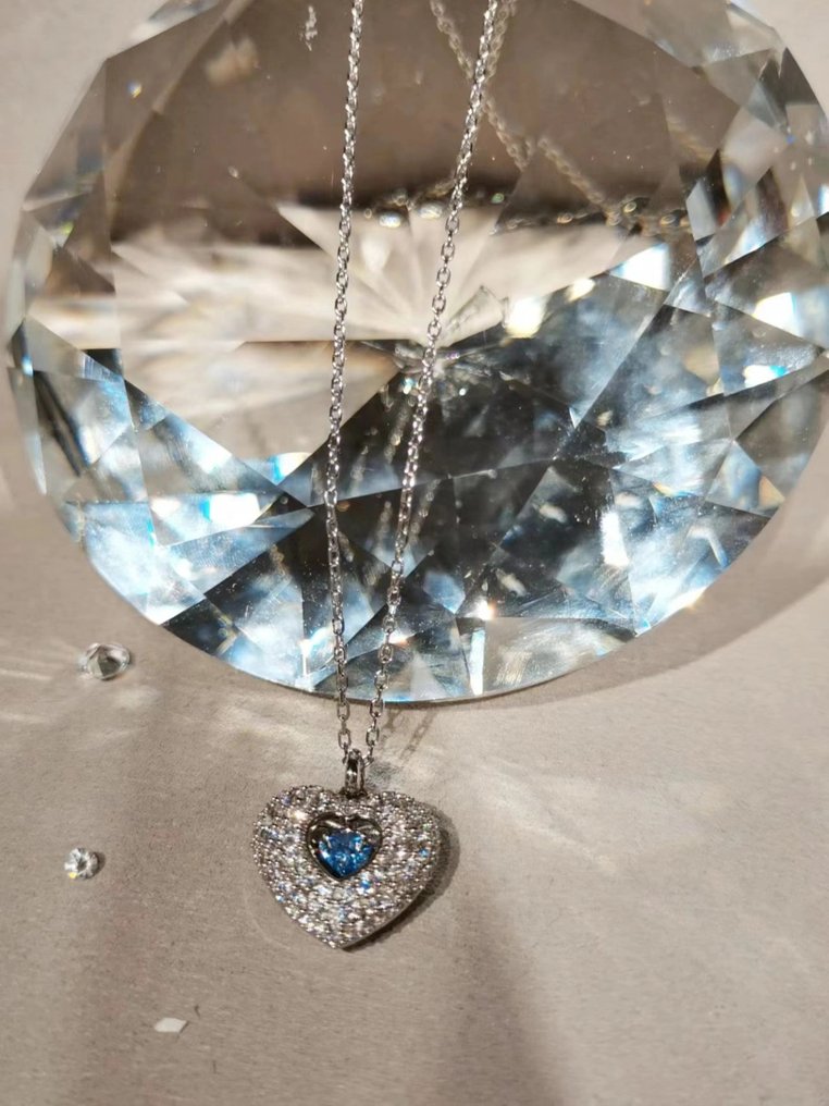 Swarovski - Statuette, Hyperbola "Beating Heart" Necklace - 0 cm - Crystal #2.1