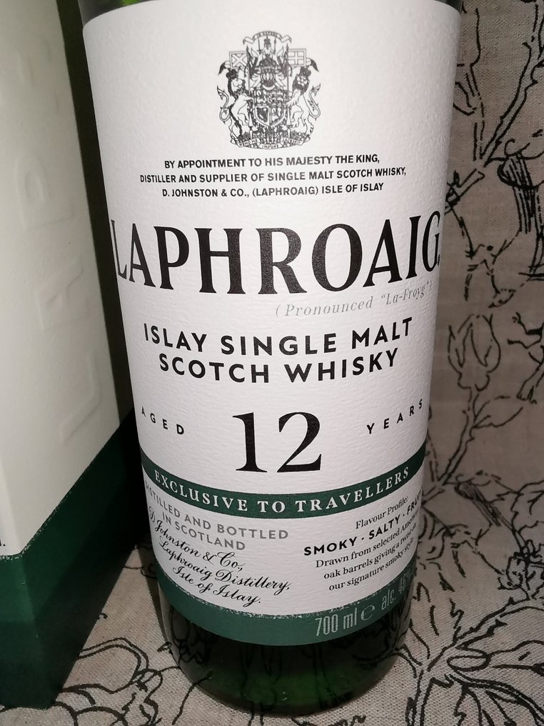 Laphroaig 12 years old Exclusive to Travellers  - 700ml #2.1