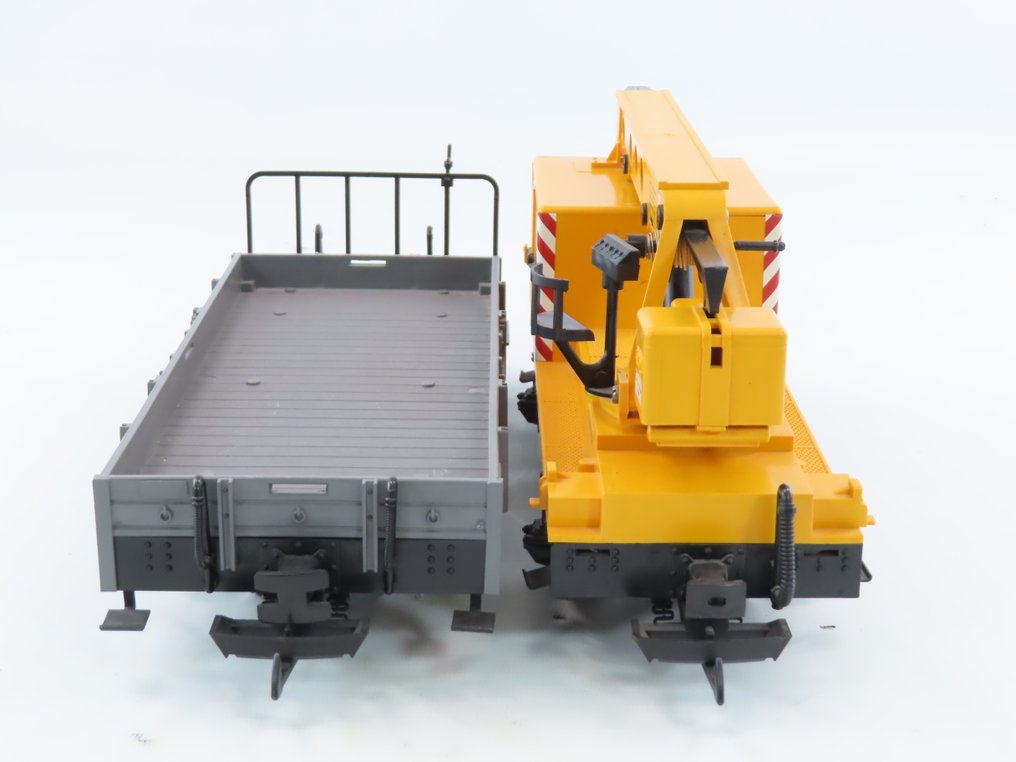 LGB G - o.a. 4042 - Model train freight carriage (2) - 1x 2-axle crane truck with movable boom and 2-axle low open back truck. - DB, MATRA #4.3