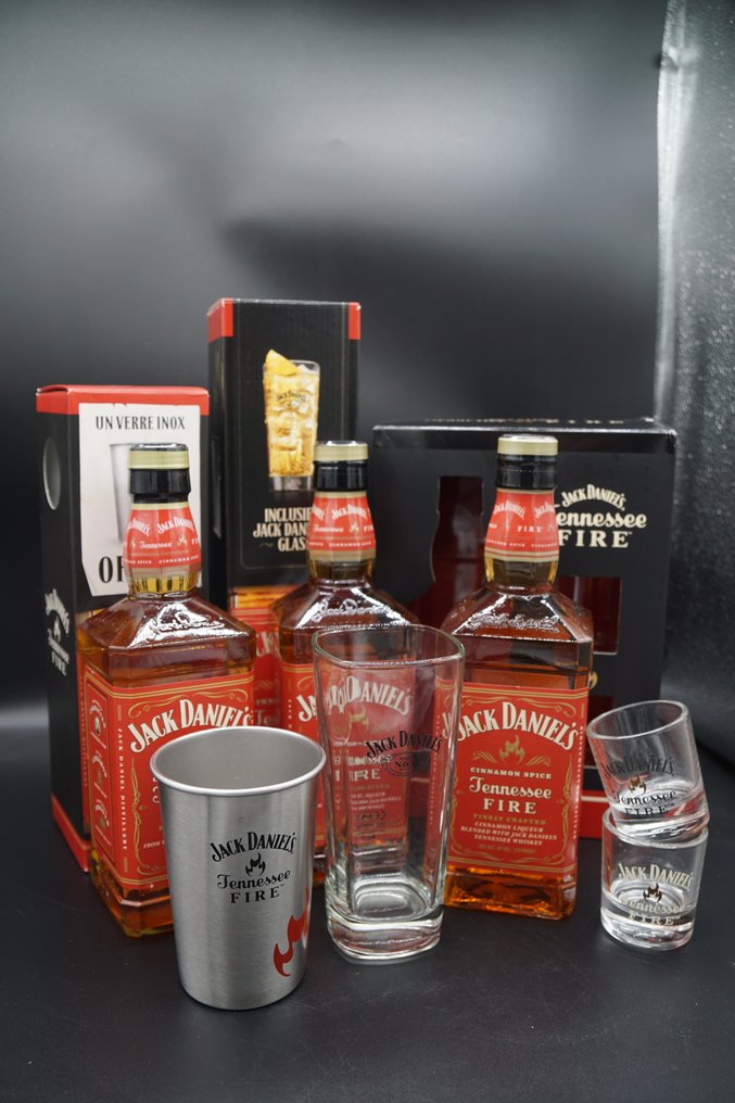 Jack Daniel's Fire - giftset with 3 sets incl bottles and shots / glasses / cups  - 700ml, 750ml - 3 garrafas #1.0