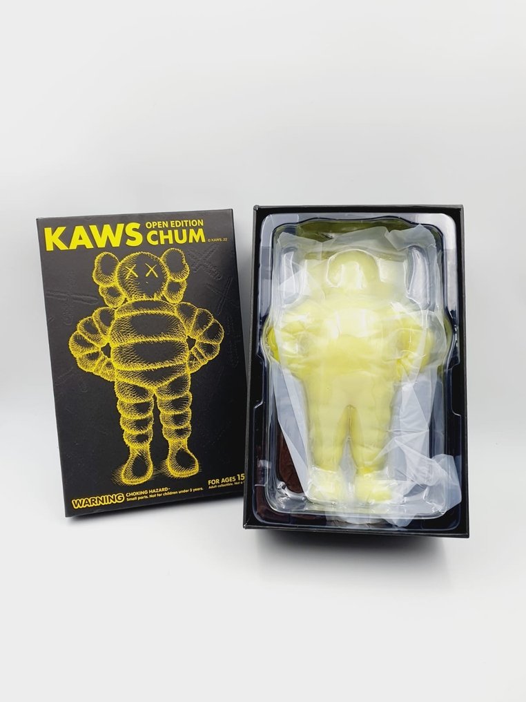 Kaws (1974) - NO RESERVE Kaws Chum Yellow 2022 #2.1