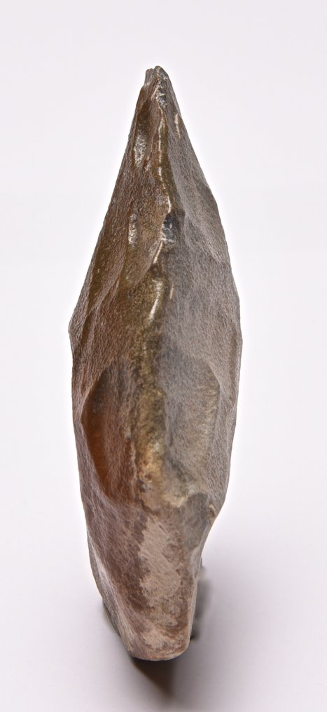 midden paleolitico giada verde biface del Paleolitico medio in deposito #3.2