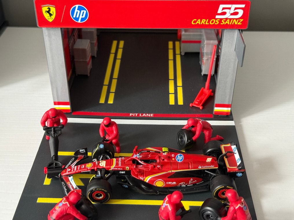 Bburago 1:43 - Model car - Scuderia Ferrari SF-24 #2.1