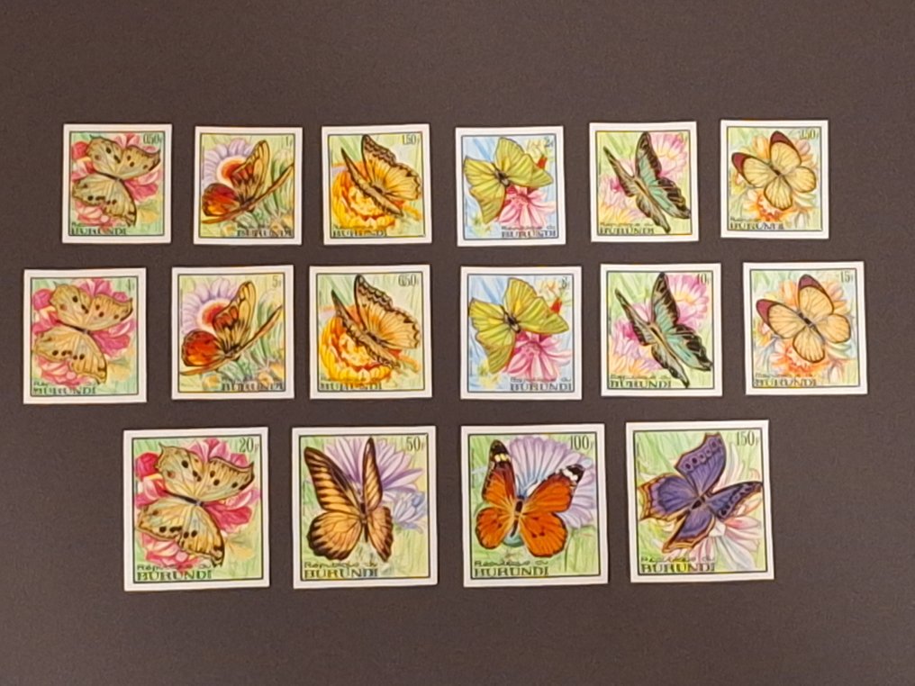 蒲隆地  - 1968年 - 编号274/289，未使用且未受损的完整蝴蝶系列，目录价值600.00欧元。 #1.0