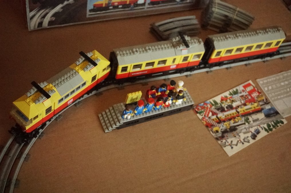 Lego Set - 7740 - Train - 7740-1 Inter-City Passenger Train with original box with inlays, sticker sheet and building #2.1