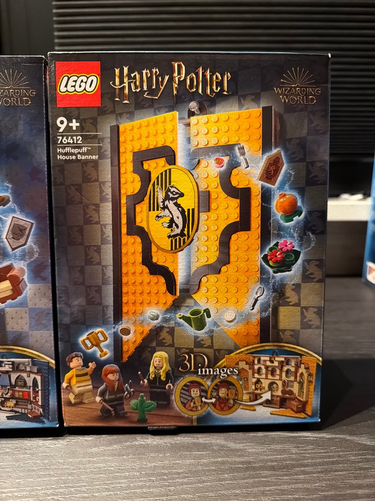 Lego Set - Harry Potter - Harry Potter Ravenclaw House Banner 76411 & Hufflepuff House Banner 76412 retired set lego #2.1