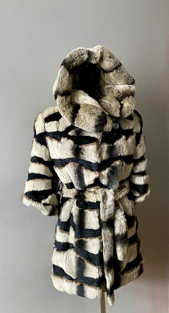 Artisan Furrier - Fur coat #1.0