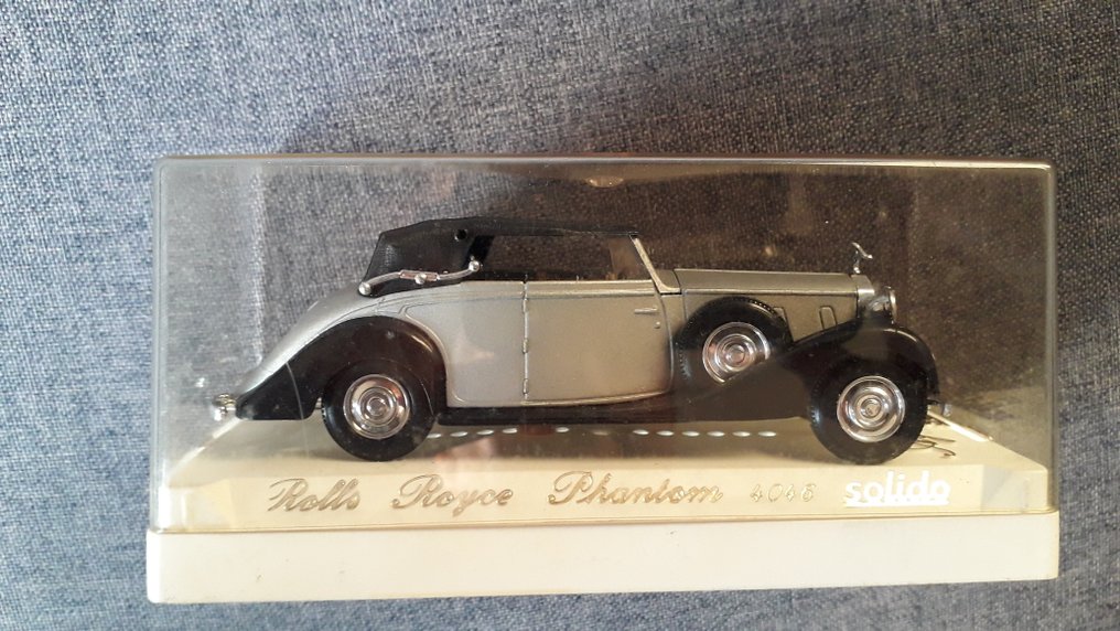 Solido 1:43 - 模型汽车 (8) - Solido L'Age d'Or klassieke modelauto's set met Renault 40CV berline, Delahaye 135 M, Fiat 525 N, - 8分钟的Solido战前模型,配有原装展示架。 #3.2