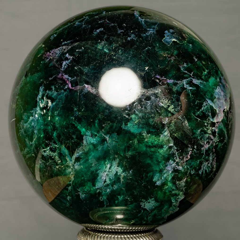 Φθορίτης Λεπτοδουλεμένη μεγάλη σφαίρα από πράσινο φλουρίτη AAA. - Ύψος: 13.7 cm - Πλάτος: 13.7 cm- 5690 g #4.3