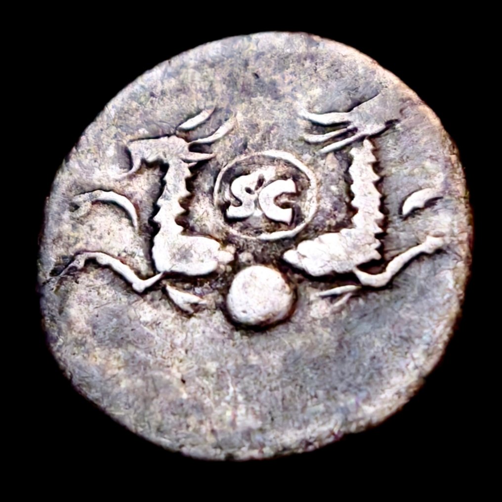 Roman Empire. Vespasian (AD 69-79). Denarius Posthumous issue struck under Titus - Capricorns  (Sans prix de réserve) #1.0