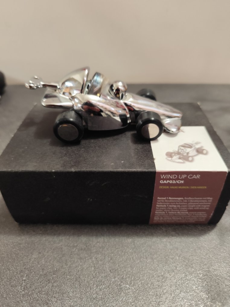 Miniature model - Troika - Auto a carica #2.1