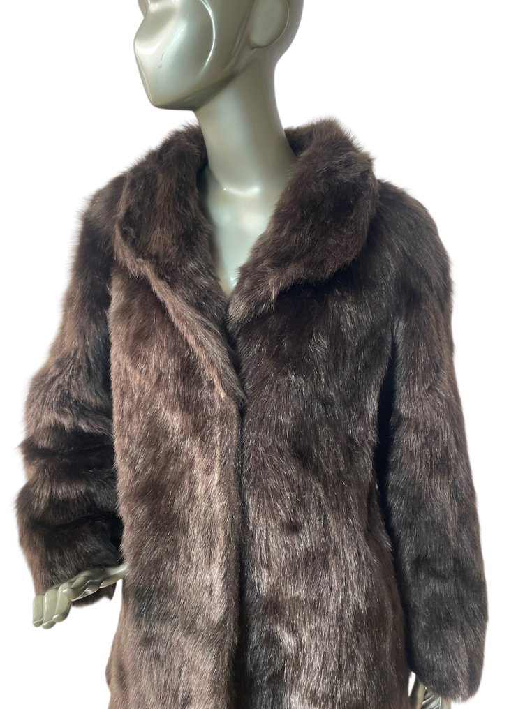 Artisan Furrier - Cappotto di pelliccia #1.0