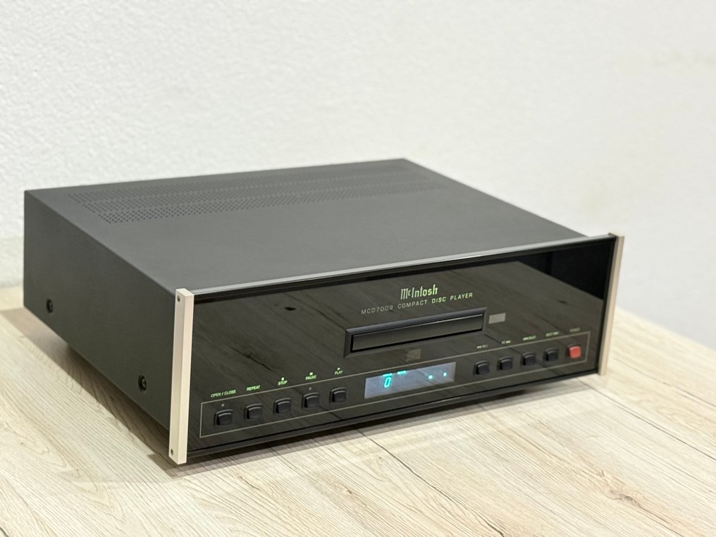 McIntosh - MCD7009 CD player #2.1