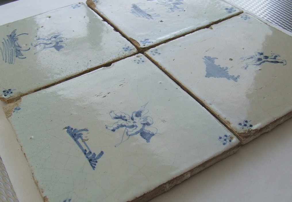 Tile (4) - 4 Cupids in the air - rare. - 1650-1700 #2.1