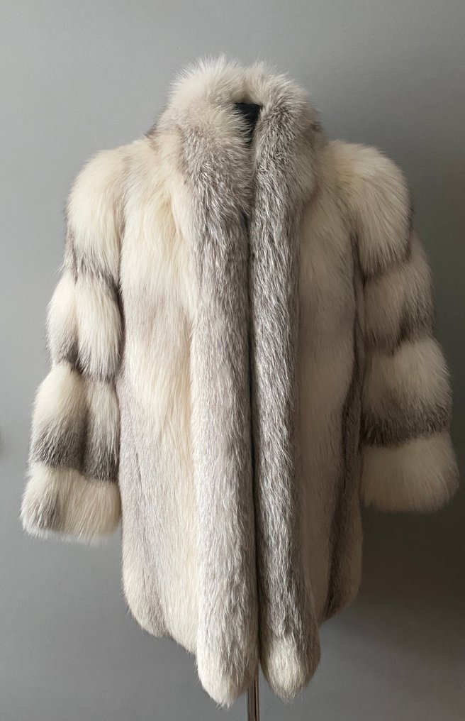 Artisan Furrier - Γούνινο παλτό #1.0