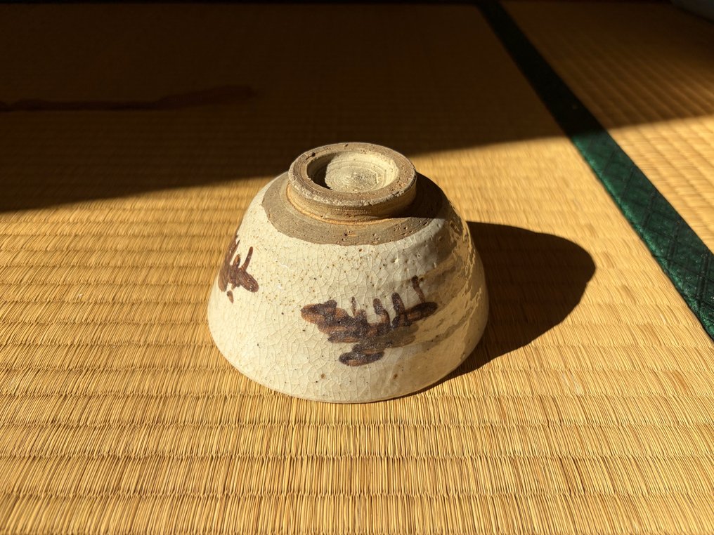 日本茶碗，Oribe风格的石器，带滴釉，签名友箱 - 石器, 陶瓷 - 日本 - 昭和年代(1926-1989) #3.2