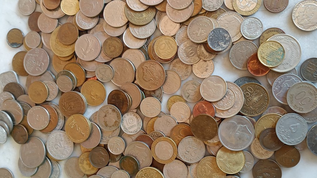 Κόσμος. Grande lotto di oltre 4 kg comprendente:  (χωρίς τιμή ασφαλείας) #4.3