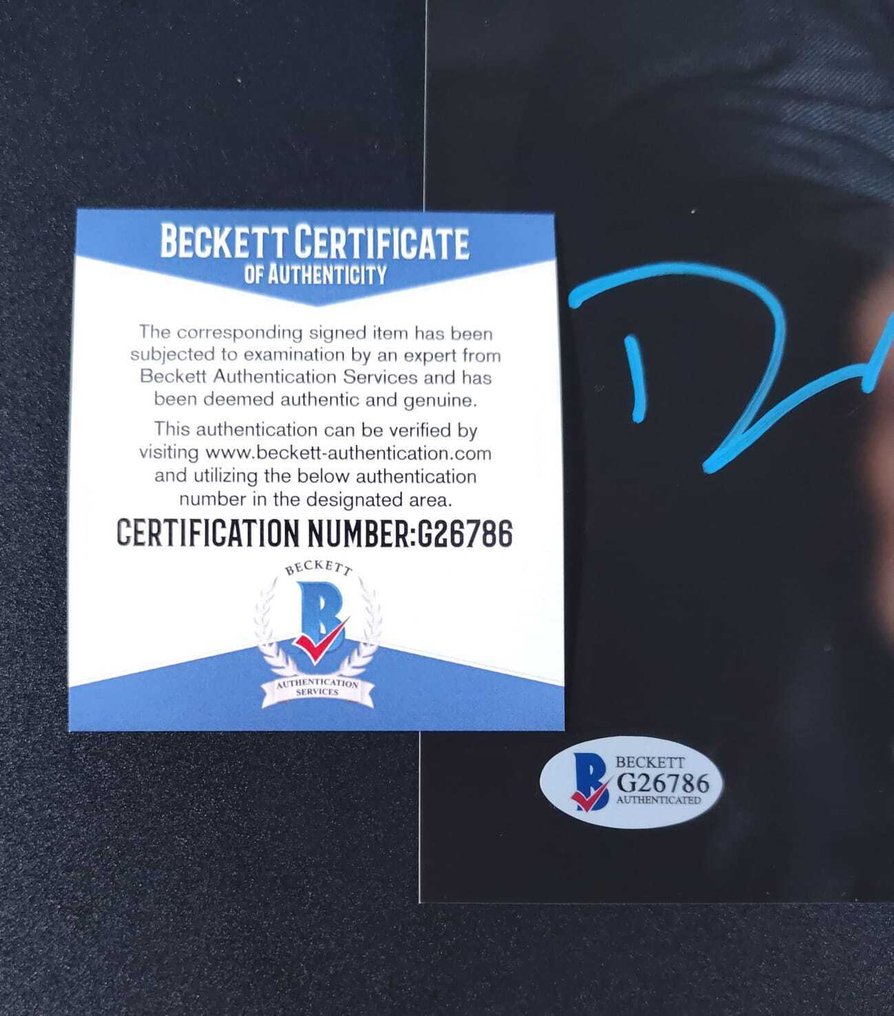 James Bond 007 - Daniel Craig - Signed 8x10 Photograph - Beckett COA #2.1