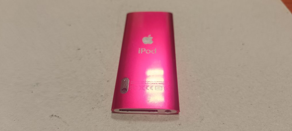 Apple - Apple iPod Nano A1320, 5th Generation, 8GB iPod #4.3