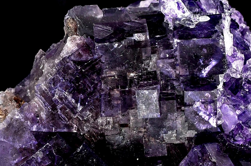 Wonderful deep purple cubic Fluorite from Muzquiz - Mexico - Height: 7.8 cm - Width: 7.4 cm- 300 g #3.2