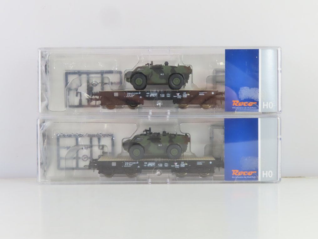 Roco H0 - 66421 - Model train freight carriage (2) - Four-axle low-floor vehicles type 'Slmmps' with military vehicle cargo. - NS #3.2