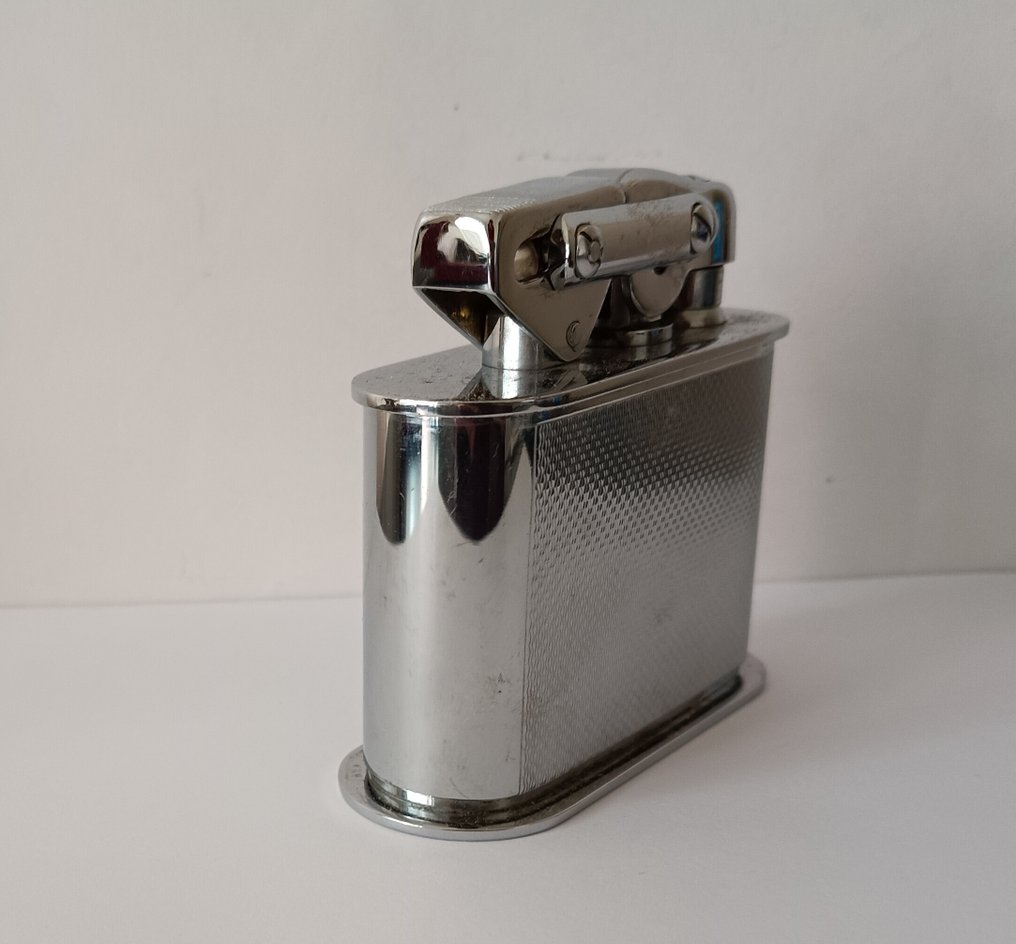 Karl Wieden - 650/G - No reserve price - Lighter - The input 'cr' is incomplete or unclear; please provide more context for an accurate translation. #2.1