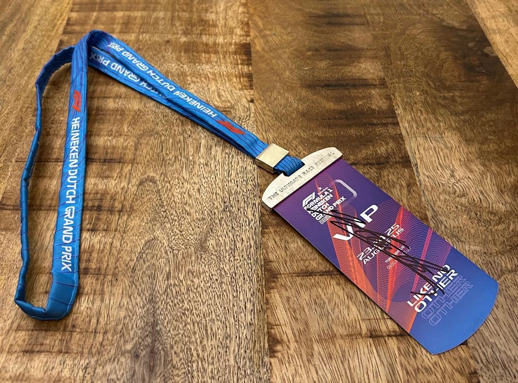 Ferrari - formule 1 - Charles Leclerc - 2024 - Vip Pas #3.2