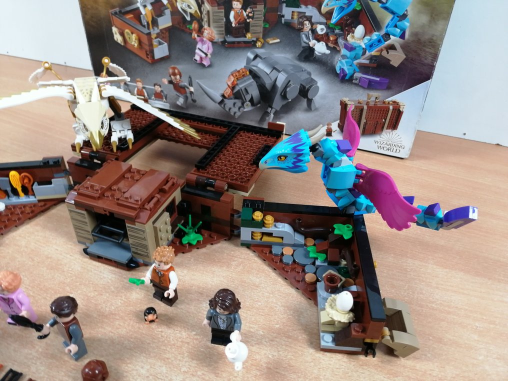 Lego - Harry Potter - 75952 - Newt's Case of Magical Creatures - 2010-2020 #2.1