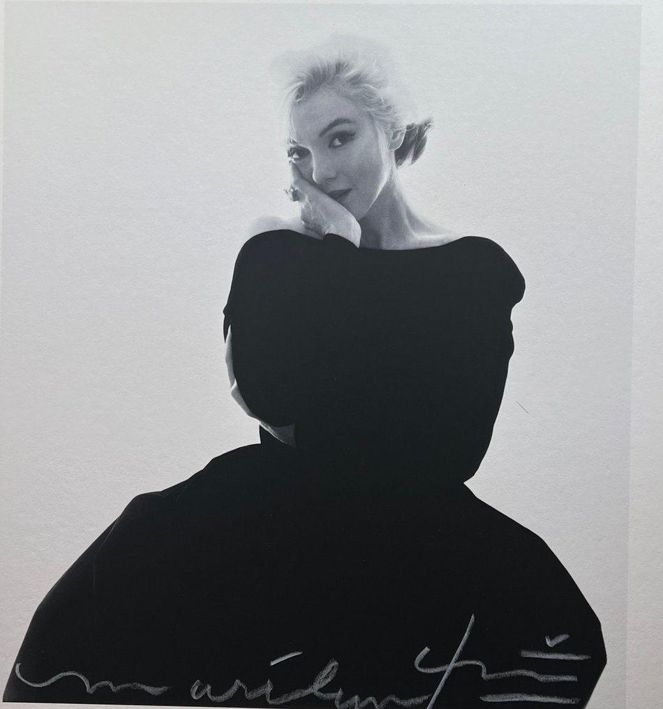 Bert Stern (1929–2013) - Famous Marilyn Monroe Looking at you in the Dior Dress #1.0